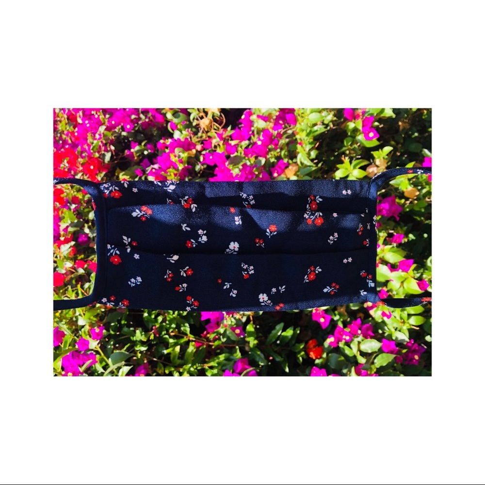 SET OF 5 - NAVY FLORAL REFORMATION MASKS